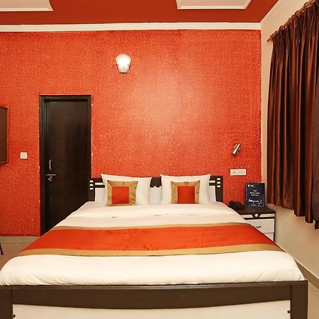 Oyo 9905 Hotel Doon Star Dehradun Luaran gambar